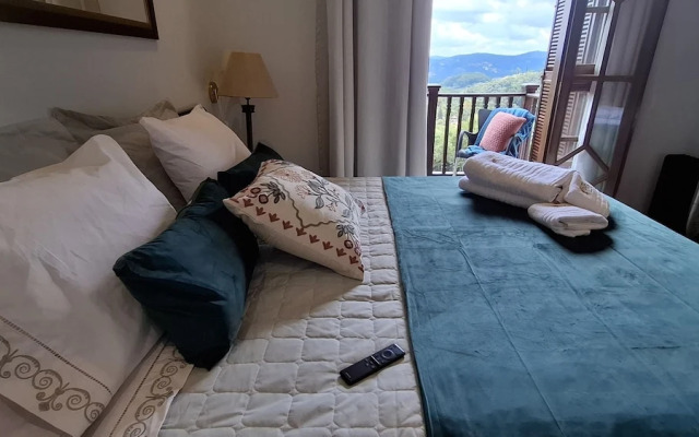 Duplex em Castelo Piscina e Lareira