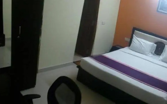Rishon Suite