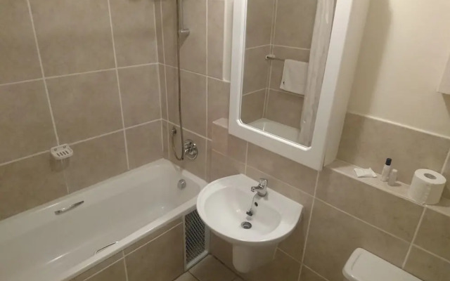 Nottingham Square by CTHA