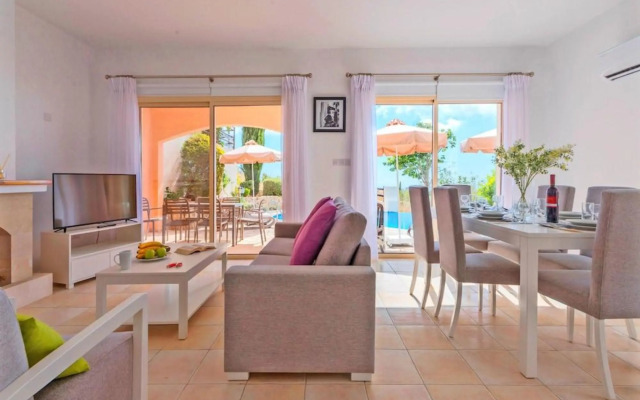 Resitour - Perneri Villas