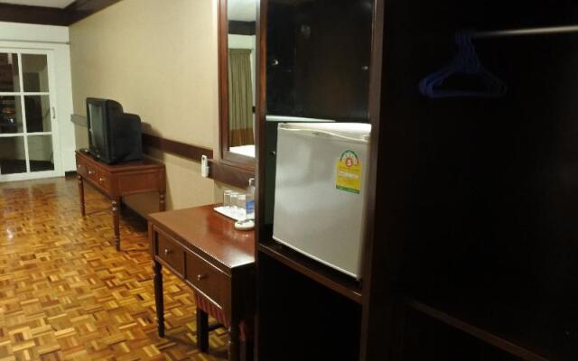 Suriwongse Tower Inn