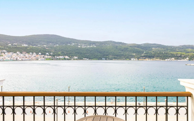 Aeolis Hotel