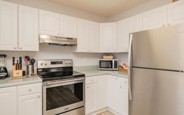 Seaside Kayaks by Oak Island Accommodations