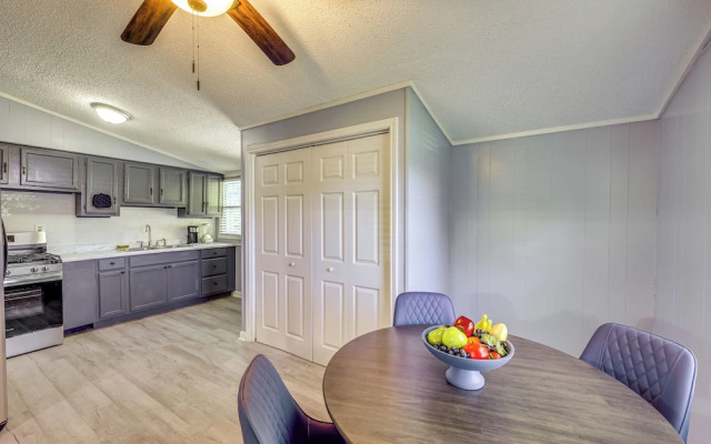 Hike, Golf & Fish: Pine Bluff Retreat