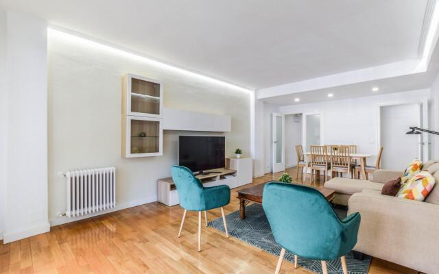 Alcalá I in Madrid with 3 bedrooms and 2 bathrooms
