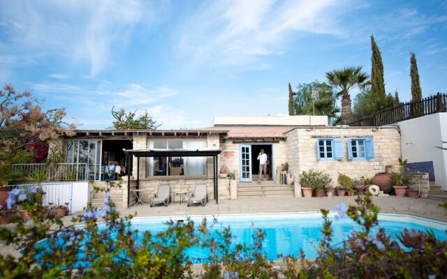Cyprus Villages Hotel & Restaurant - Central Location - Bed & Breakfast - With Access To Pool And Stunning Views