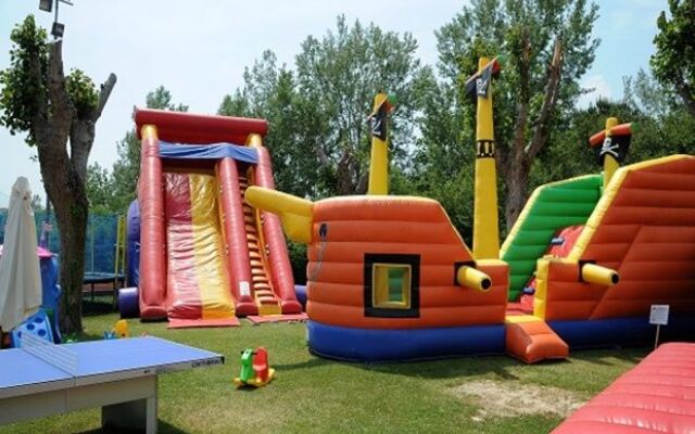 Hotel Sabrina Village