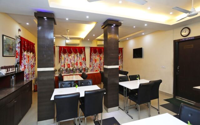 OYO 988 Hotel Metropolis Inn