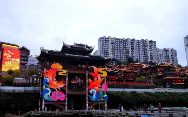 MEHOOD LESTIE HOTEL (Xuan'en Wenlan Bridge Moda Building Branch) – Outside – Enshi Prefecture