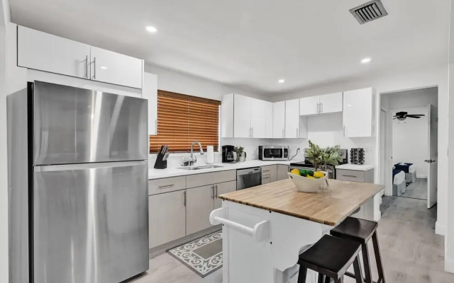 Private Heated Pool & Lovely Home
