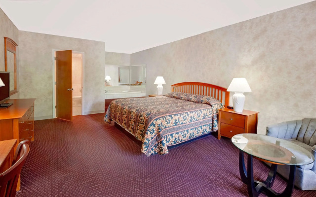 Super 8 by Wyndham Traverse City