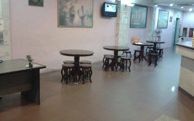 Hotel Full Hua