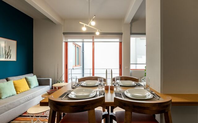 Hip, Modern Tech Condo w Rooftop in La Condesa