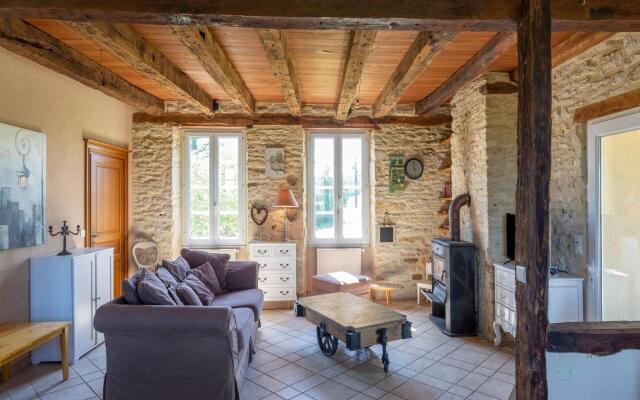 Fantastic Holiday Home in Dégagnac with Jacuzzi