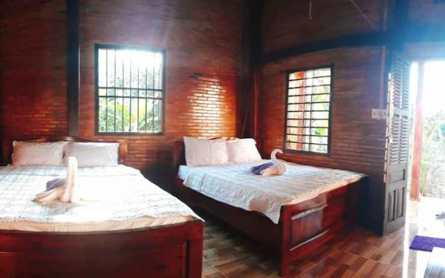 Thuy Tien Ecolodge – Guest Rooms – Tan Phu