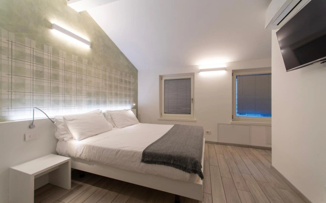 YUGOGO GRAZIOLI 27 Trento Centro