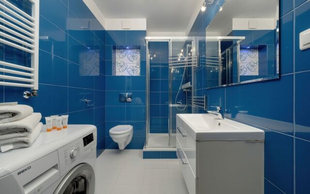 Klimasa White&blue Apartment by Renters