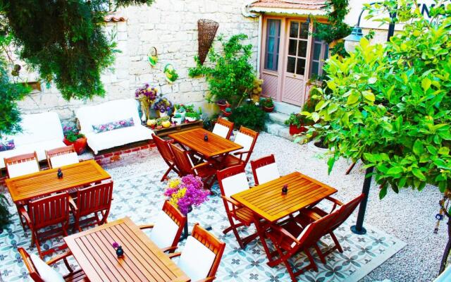 Lilyum Alaçatı Butik Otel