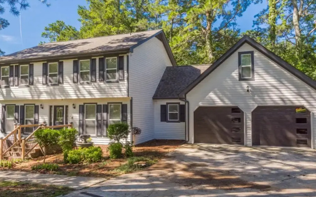 Beautiful Large Newly Renovated 5 Bedroom House