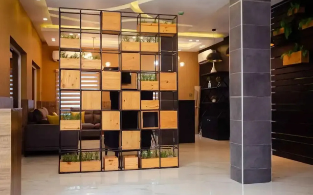 Ibizza Pit Hotel and Suites