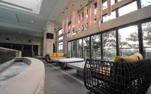 Global Luxury Suites at Hidden Creek