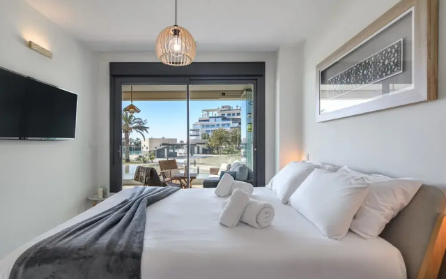 Seafront Apartment in Isla Canela