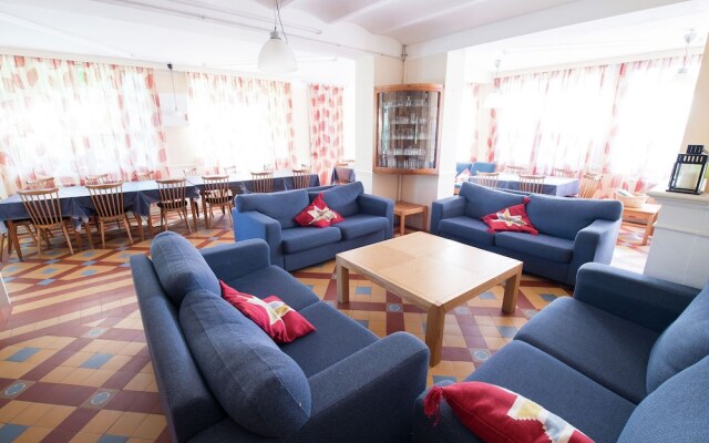 A House Suitable for Groups and Families