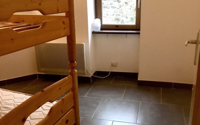 House With 2 Bedrooms in Octon, With Wifi