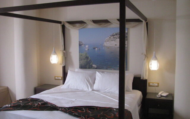 Ladiko Hotel And Bungalows