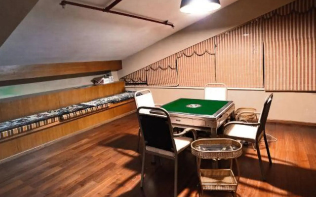 Zangbao Zhijia Hotel