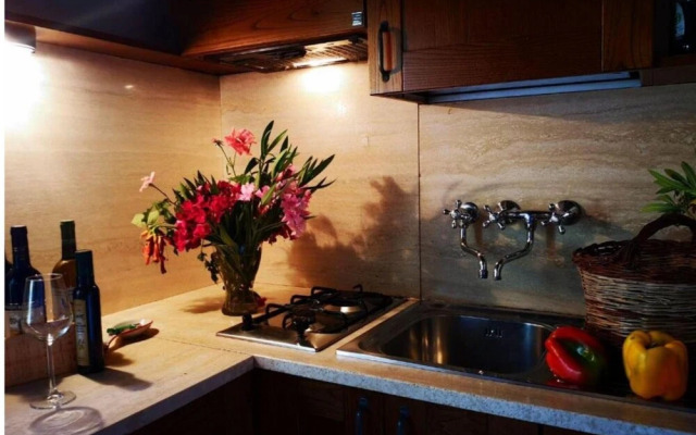 Mustard apt With Shared Pool