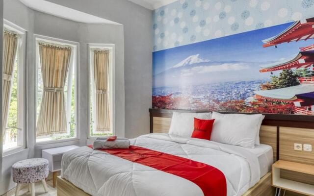 RedDoorz near Sindu Kusuma Edupark 2