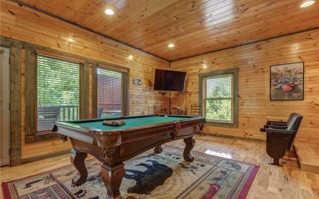 Old Hickory Lodge - Four Bedroom Cabin