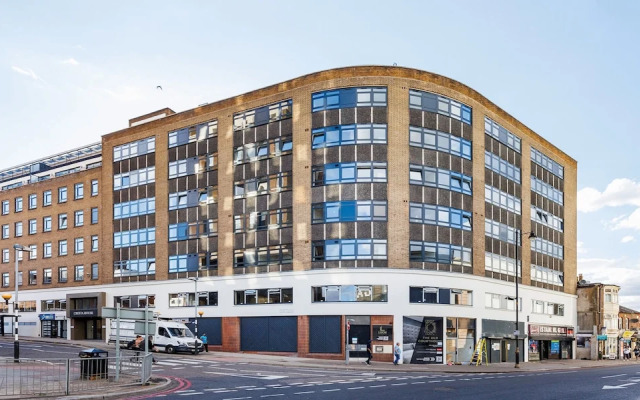Modern 2 bed Flat in Town Centre - Free Wifi