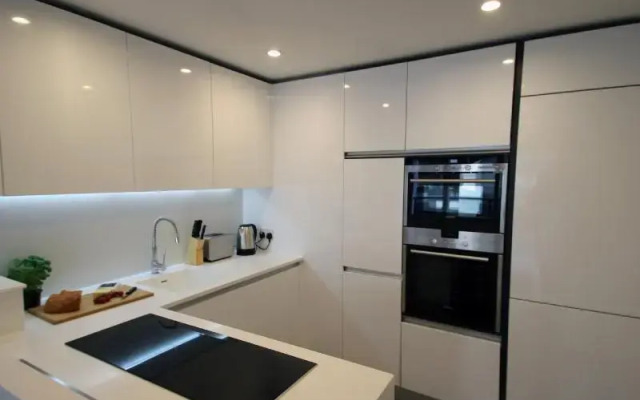 Premium Dance Square Serviced Apartments