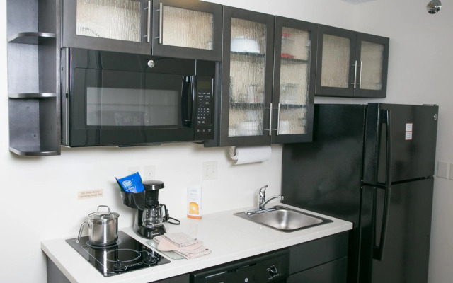 Candlewood Suites Fargo-N. Dakota State University by IHG