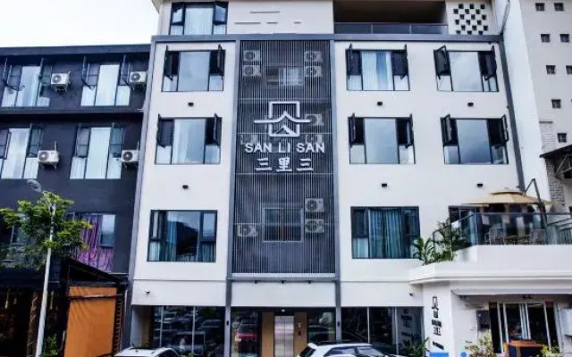 Sanlisan Hotel (Wawu Mountain Scenic Area)