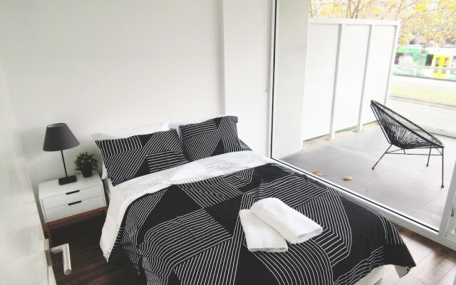 Frangipanistays at 589E