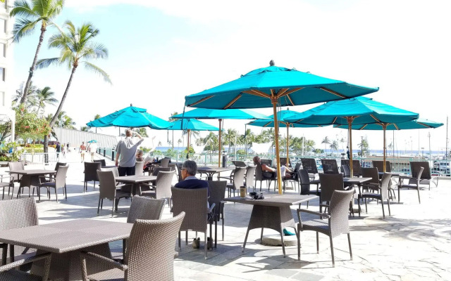 Marina Hawaii Vacations at the Ilikai Tower