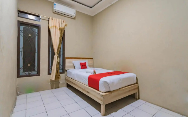 OYO 867 Bettah Coba Homestay