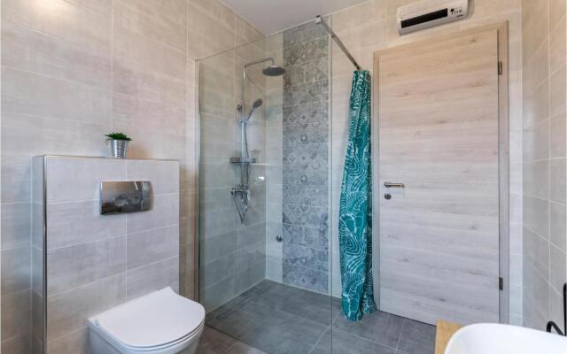 Nice Apartment in Peroj With Wifi and 1 Bedrooms