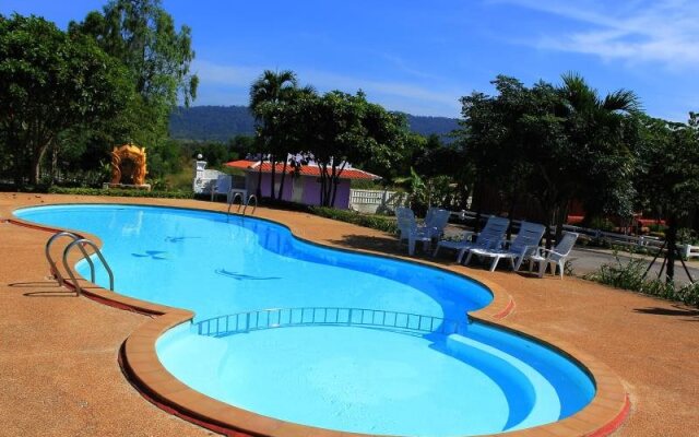 Im Poo Hill Resort