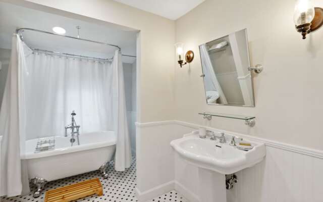 The Stirrup House By Pattio