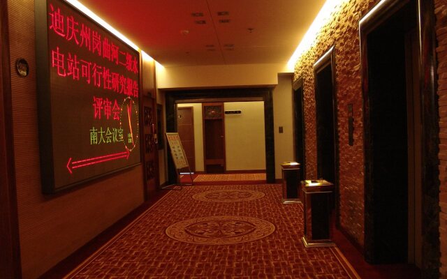 Golden Spring Hotel