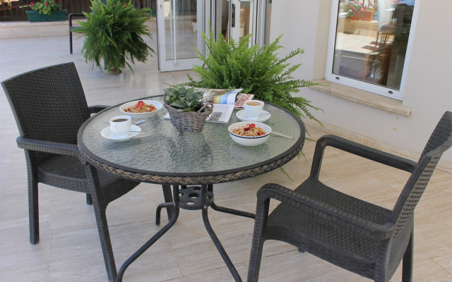 The Prince Inn Hotel & Villas