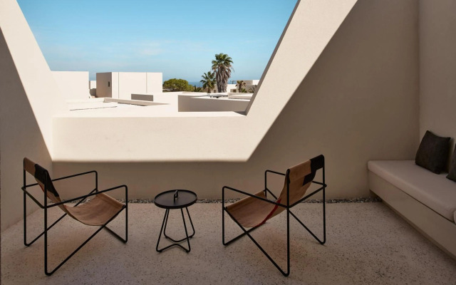 NOŪS Santorini