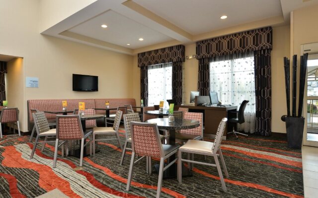 Holiday Inn Express Boston - Milford by IHG