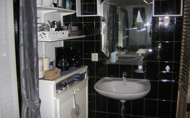 Prive tuinhuis B&B Elly