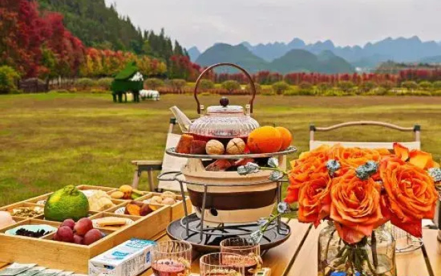 Mushroom outdoor luxury hotel