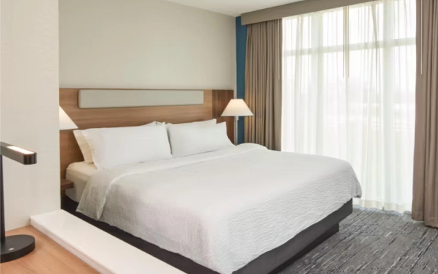 Holiday Inn Express Miami Airport Blue Lagoon Area by IHG